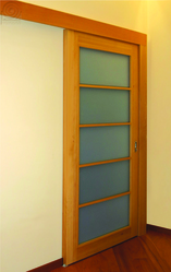 Двери,  арки,  перегородки из массива натурального дерева