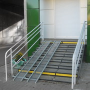 Производство и установка пандусов,  инвалидных подъемников,  входных гру