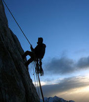 Альпинисты. Межпанельные швы,  кровля,  антенны.