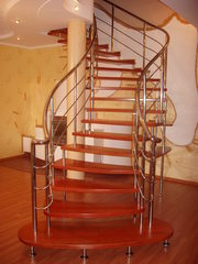 Деревянные лестницы и ограждения из нержавеющей стали. Комбинированные